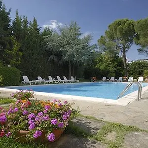 https://first.it-tuscanyhotel.com